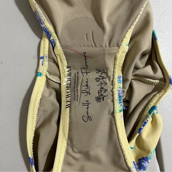 WeWoreWhat High Rise Bikini Bottom Yellow Floral Size Medium Full Coverage - Picture 7 of 7